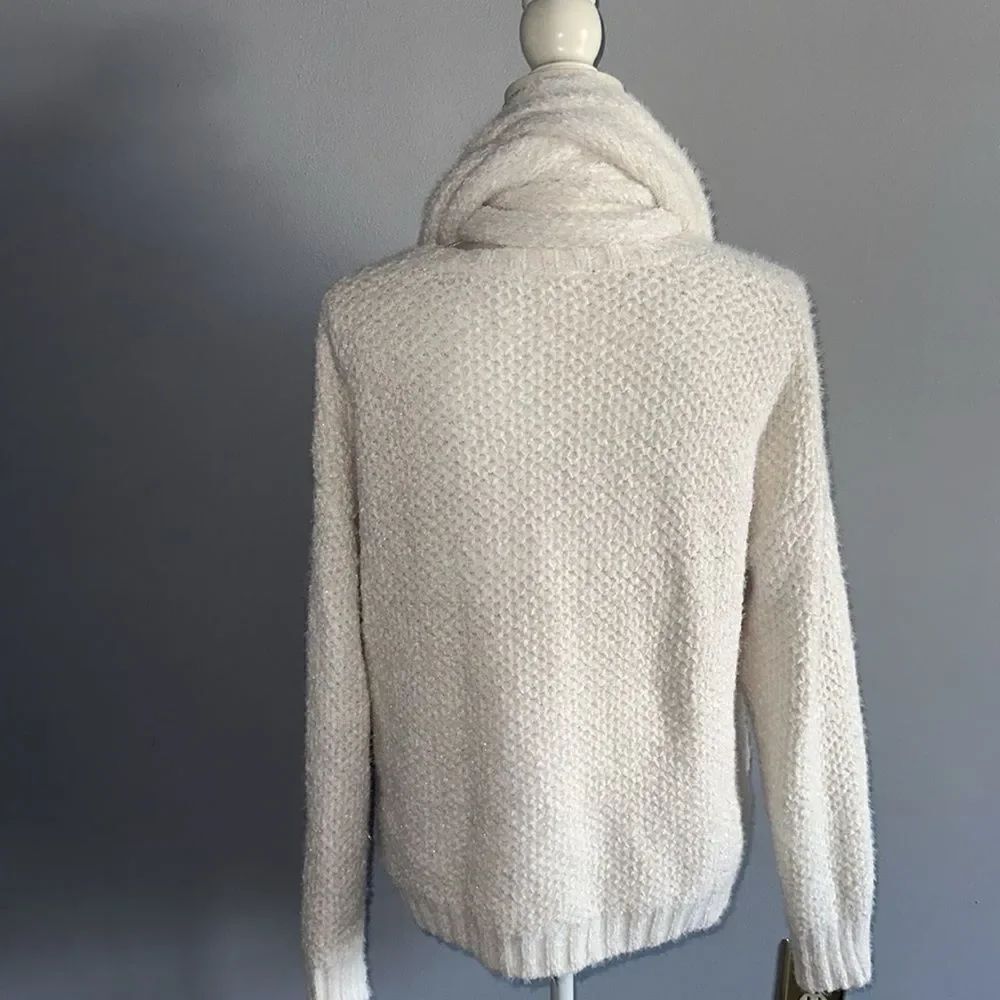 Hem & Thread Sweater and Scarf Set! - Picture 4 of 10
